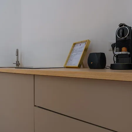 Decimo Meridio- At Spanish Steps- Řím