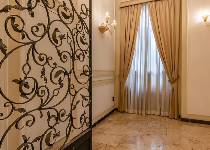 Decimo Meridio- At Spanish Steps- 4* Rom