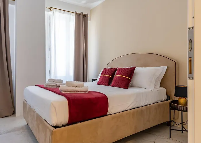 Decimo Meridio- At Spanish Steps- Pensionat