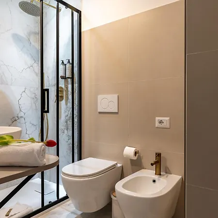 Decimo Meridio- At Spanish Steps-