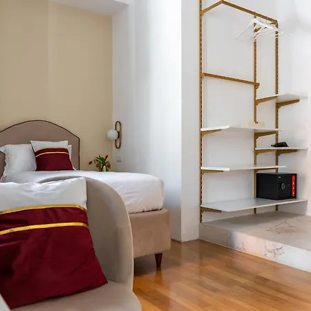 Decimo Meridio- At Spanish Steps- Guest house