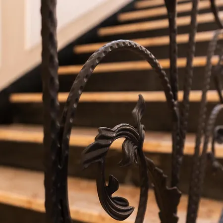 Decimo Meridio- At Spanish Steps- Guest house Rome