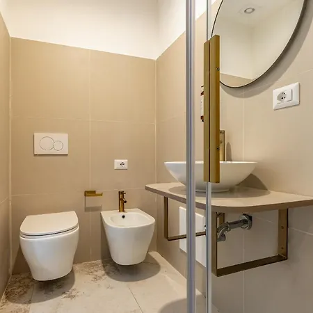 Decimo Meridio- At Spanish Steps- Guest house