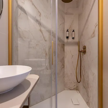 Decimo Meridio- At Spanish Steps-