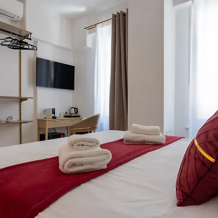 Decimo Meridio- At Spanish Steps- Guest house