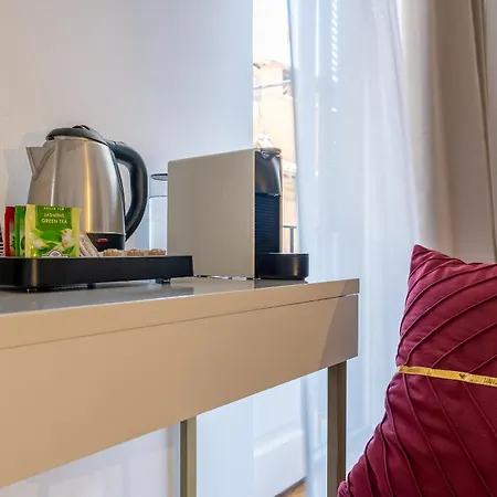 Decimo Meridio- At Spanish Steps- Rome