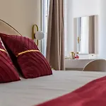 Decimo Meridio- At Spanish Steps- 4*