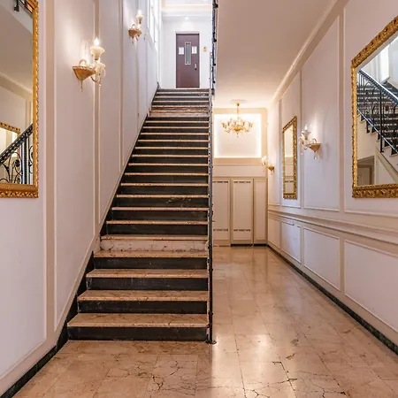 Decimo Meridio- At Spanish Steps- 招待所 4*