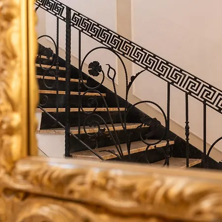 Decimo Meridio- At Spanish Steps- 4*