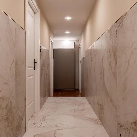 Decimo Meridio- At Spanish Steps-