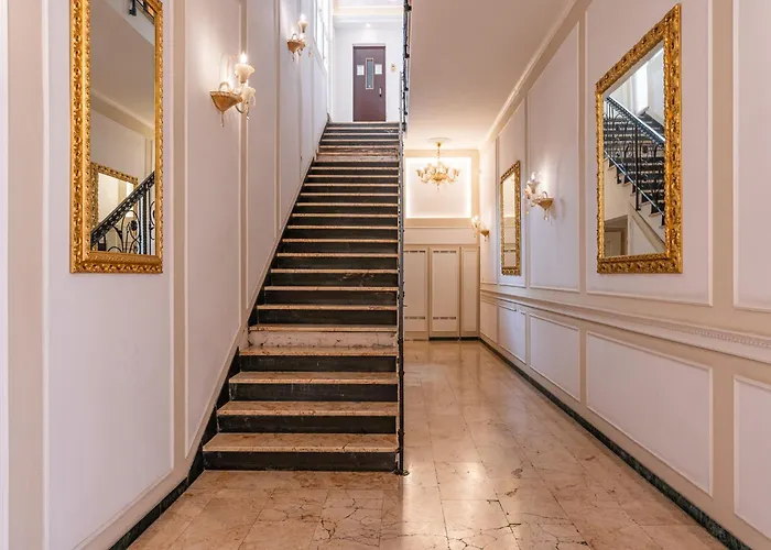 Decimo Meridio- At Spanish Steps- Gasthuis 4*