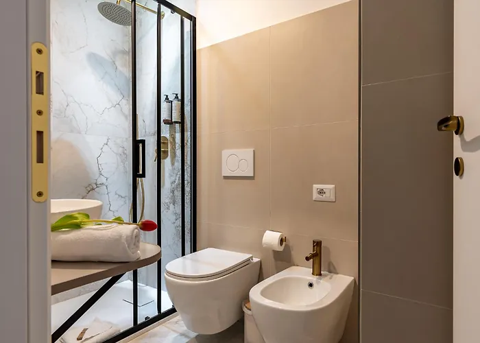 Decimo Meridio- At Spanish Steps-