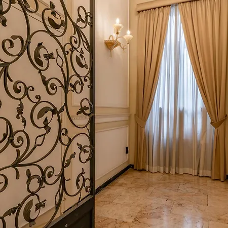 Decimo Meridio- At Spanish Steps- 4* Řím
