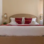 Decimo Meridio- At Spanish Steps- בית הארחה 4*