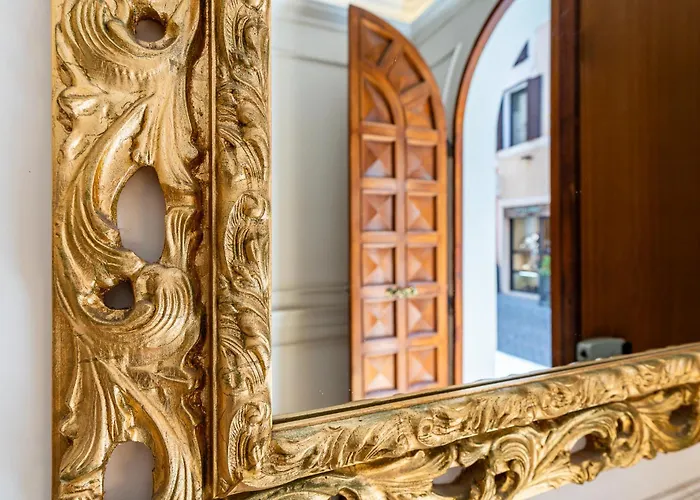 Decimo Meridio- At Spanish Steps-