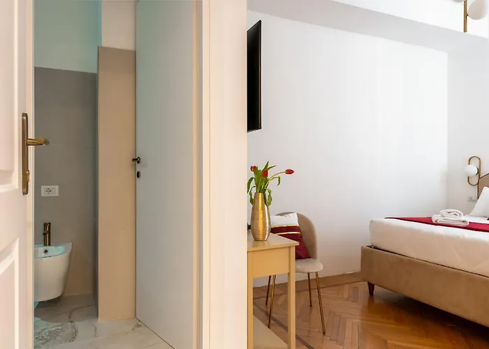 Decimo Meridio- At Spanish Steps- Rome