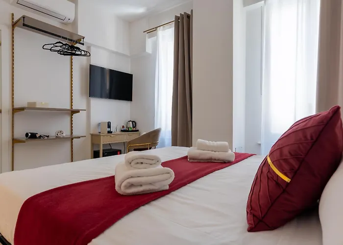 Decimo Meridio- At Spanish Steps- Guest house